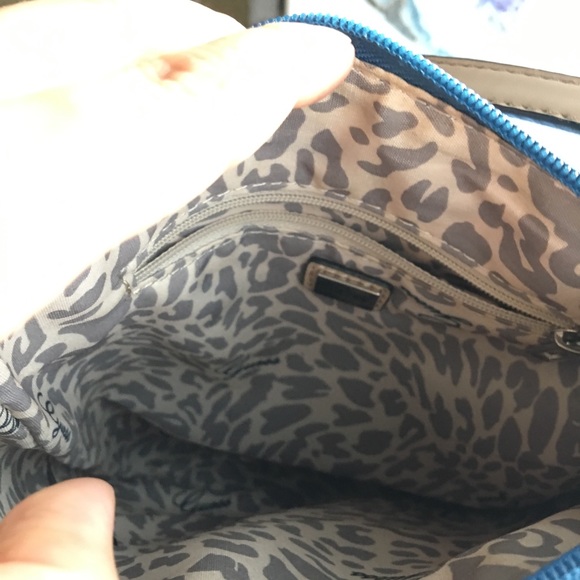 GUESS Purse - Picture 3 of 3